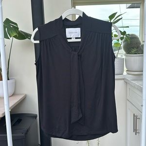 Amour Vert Front Neck Tie Sleeveless Top